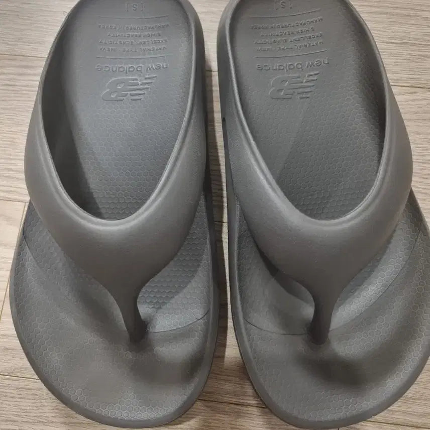 [BUNJANG] New Balance Flip-Flop Sandals / 뉴발란스 슬리퍼 쪼리