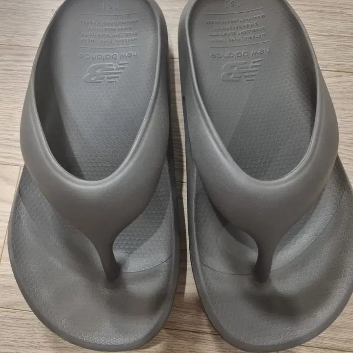 [BUNJANG] New Balance Flip-Flop Sandals / 뉴발란스 슬리퍼 쪼리