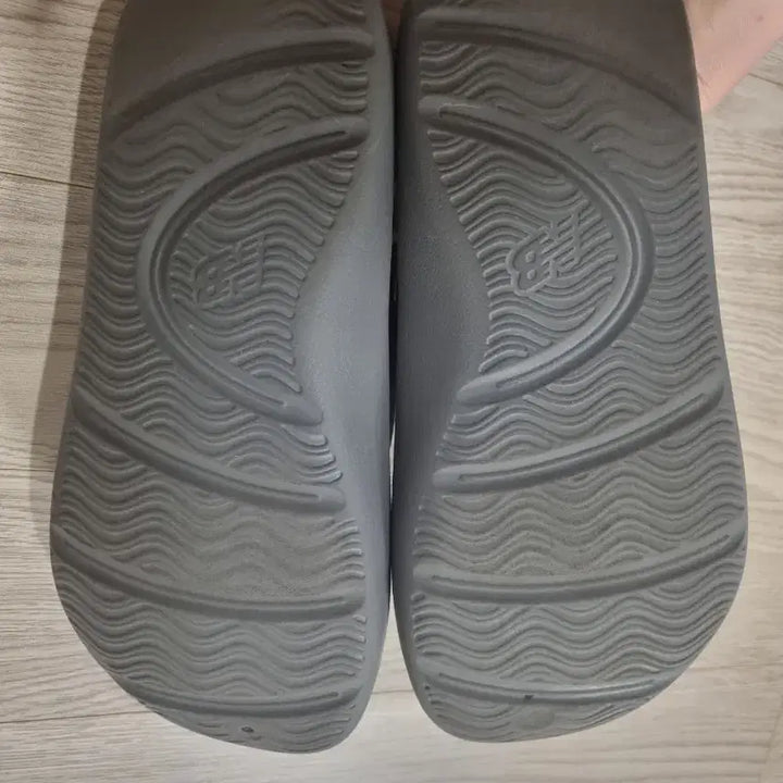 [BUNJANG] New Balance Flip-Flop Sandals / 뉴발란스 슬리퍼 쪼리