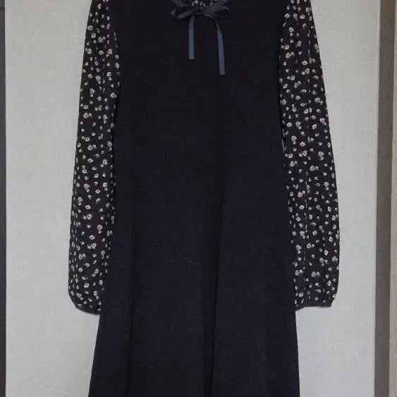 [BUNJANG] Navy Floral Long Sleeve Dress Size 66 / 66)네이비 꽃무늬 긴팔 원피스 66사이즈