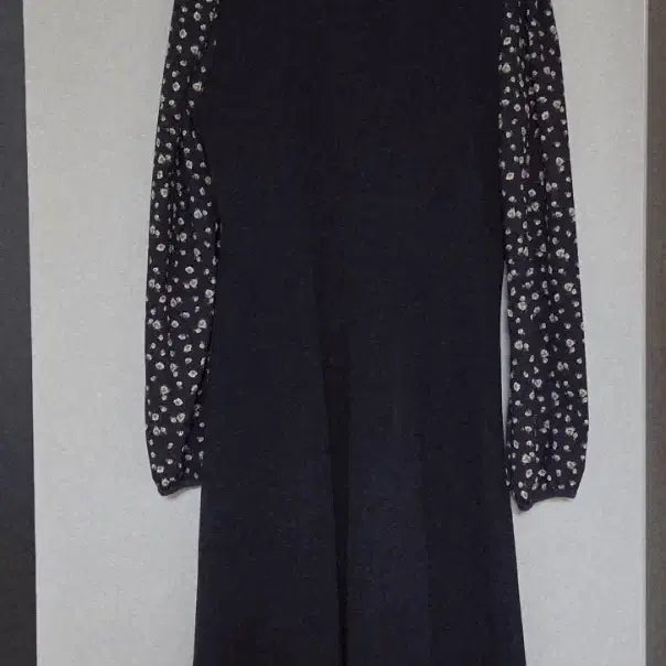 [BUNJANG] Navy Floral Long Sleeve Dress Size 66 / 66)네이비 꽃무늬 긴팔 원피스 66사이즈