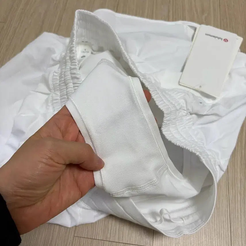 [BUNJANG] Lululemon Hotty Hot High-Rise Lined 4" Shorts / 새상품 룰루레몬 핫티핫 하이라이즈 라인드 4인치 쇼츠 반바지 숏츠