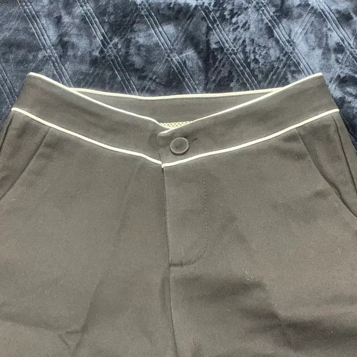 [BUNJANG] Black Side Stripe Slim Fit Pants / 검정색 라인 배색 바지 슬림