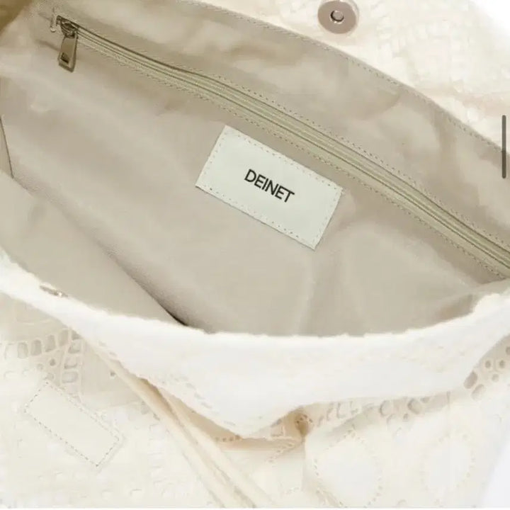 [BUNJANG] Dainnit Lace String Bag / 다이닛 레이스 스트링백