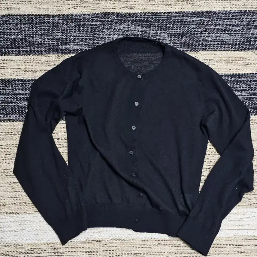 [BUNJANG] BISABI Black Cardigan Knit / 비사비 / 블랙 가디건 니트