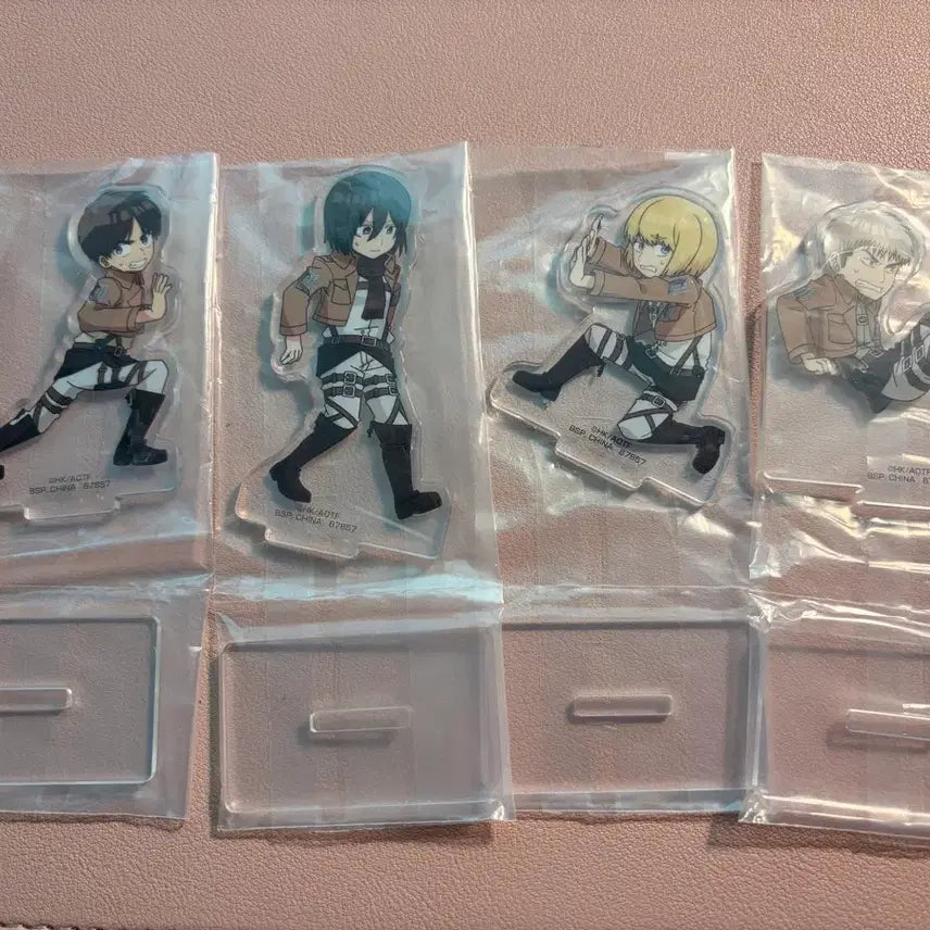 [BUNJANG] Attack on Titan Acrylic Stand Set / 진격의 거인 아크릴 스탠드 세트