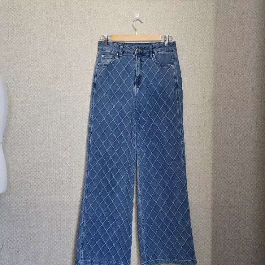 [BUNJANG] Guess Black Label Quilted Denim Pants Size 26 / 게스 블랙라벨 퀄팅 데님 팬츠26(25년도)