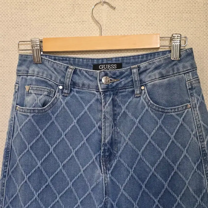 [BUNJANG] Guess Black Label Quilted Denim Pants Size 26 / 게스 블랙라벨 퀄팅 데님 팬츠26(25년도)