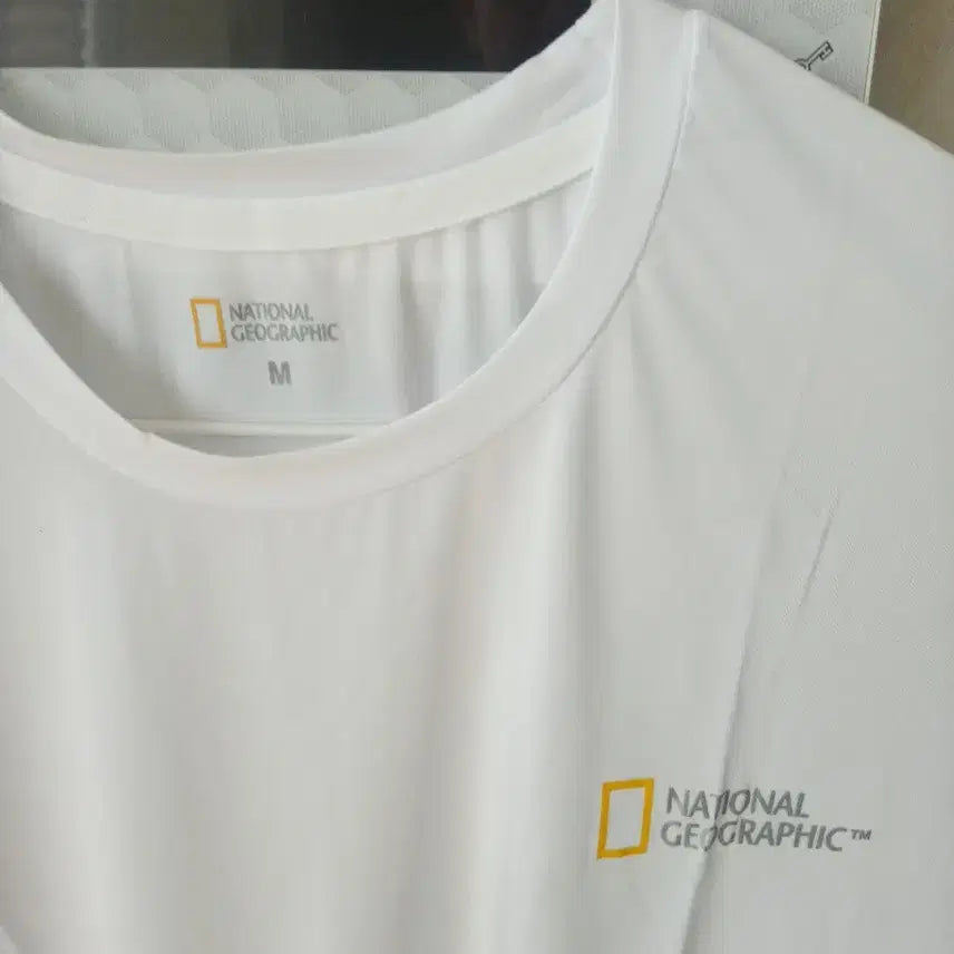 [BUNJANG] National Geographic White Short Sleeve T-Shirt / 내셔널지오그래픽 흰색 반팔티 M 새상품
