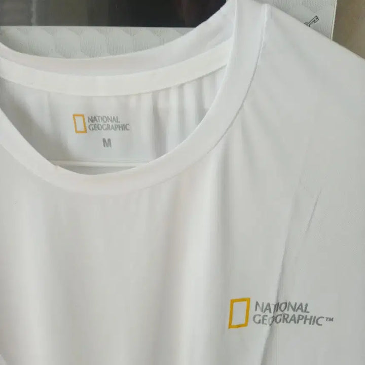 [BUNJANG] National Geographic White Short Sleeve T-Shirt / 내셔널지오그래픽 흰색 반팔티 M 새상품