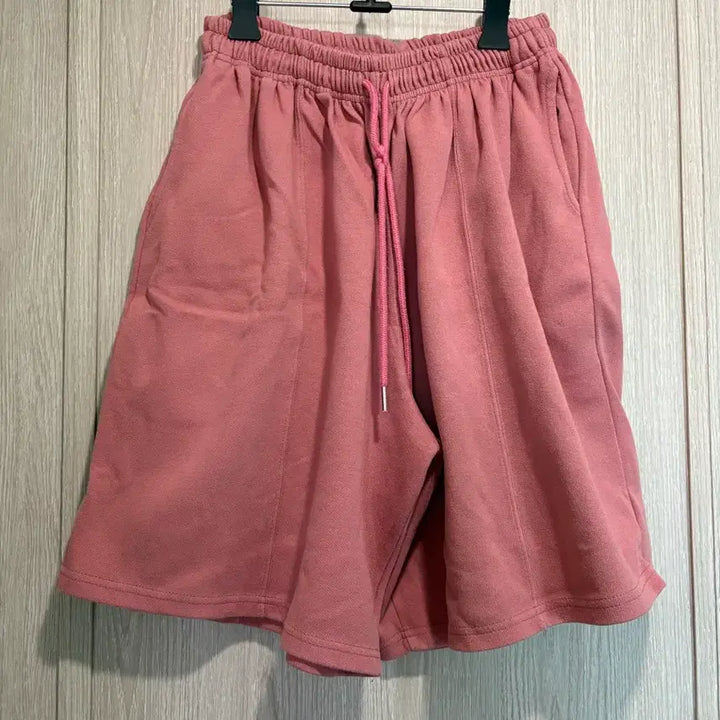 [BUNJANG] Pink Bermuda Shorts / 핑크색 버뮤다 반바지