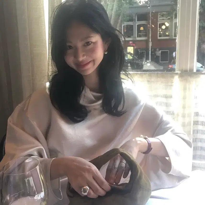 [BUNJANG] Parbenzo Satin Blouse / 파르벵 새틴 블라우스