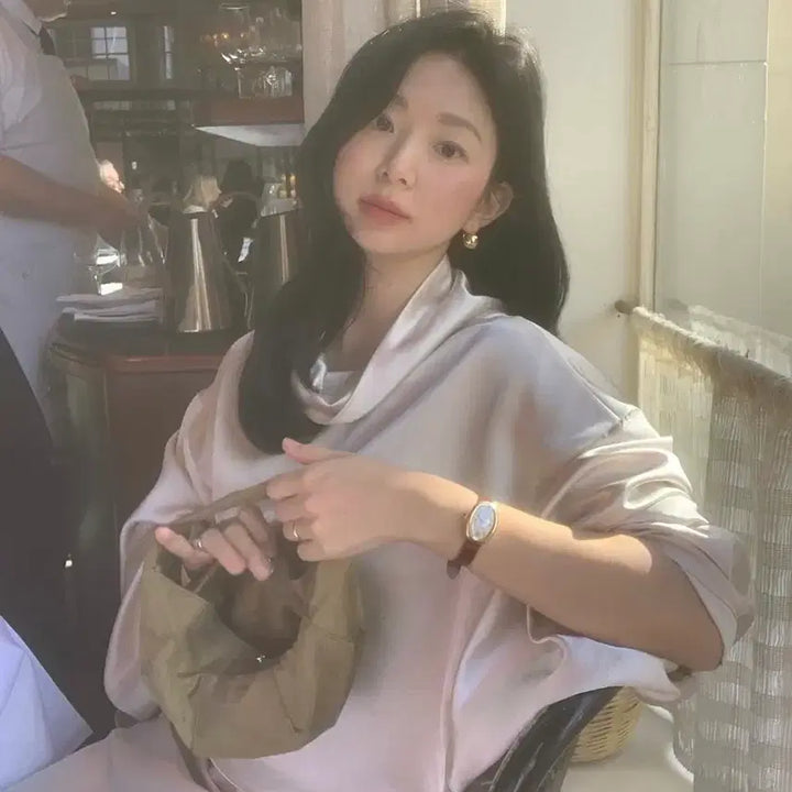 [BUNJANG] Parbenzo Satin Blouse / 파르벵 새틴 블라우스