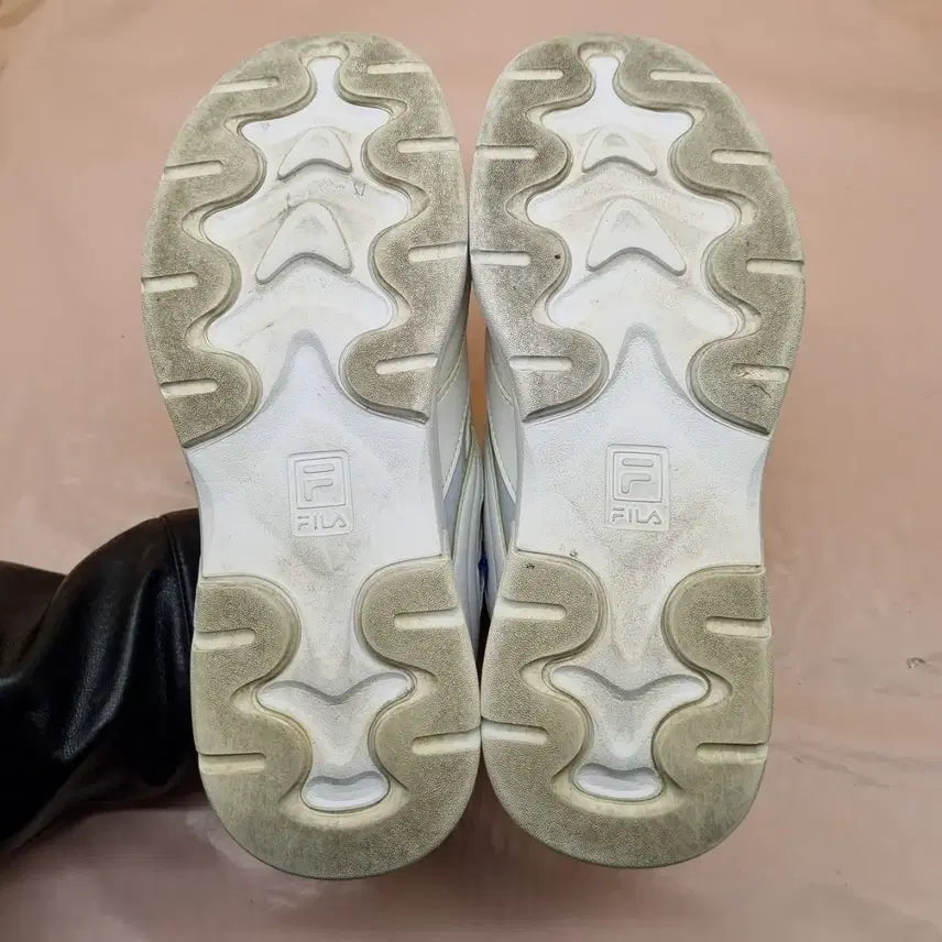 [BUNJANG] Fila Ray Tape Sneaker / 휠라 레이 테이피테입 운동화255