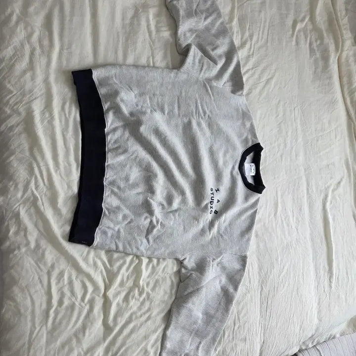 [BUNJANG] IAB Studio Oatmeal Navy Sweatshirt L / 아이앱 오트밀 네이비 맨투맨L 팝니다