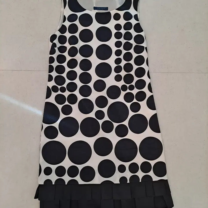 [BUNJANG] MOJO.S.PHINE Black Polka Dot Sleeveless Dress / MOJO.S.PHINE 블랙 도트 민소매 원피스