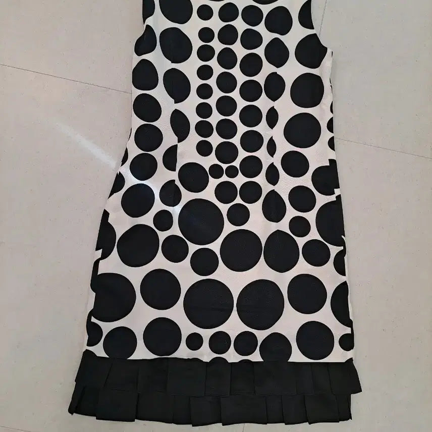 [BUNJANG] MOJO.S.PHINE Black Polka Dot Sleeveless Dress / MOJO.S.PHINE 블랙 도트 민소매 원피스