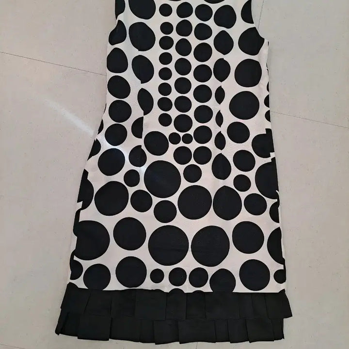 [BUNJANG] MOJO.S.PHINE Black Polka Dot Sleeveless Dress / MOJO.S.PHINE 블랙 도트 민소매 원피스
