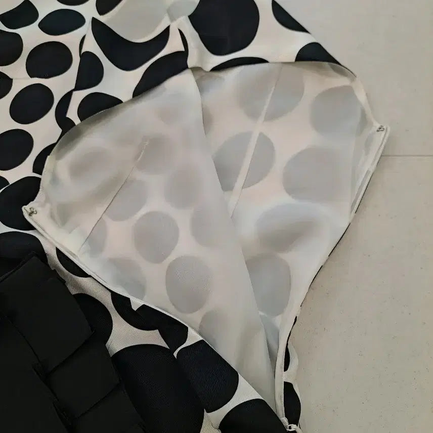 [BUNJANG] MOJO.S.PHINE Black Polka Dot Sleeveless Dress / MOJO.S.PHINE 블랙 도트 민소매 원피스