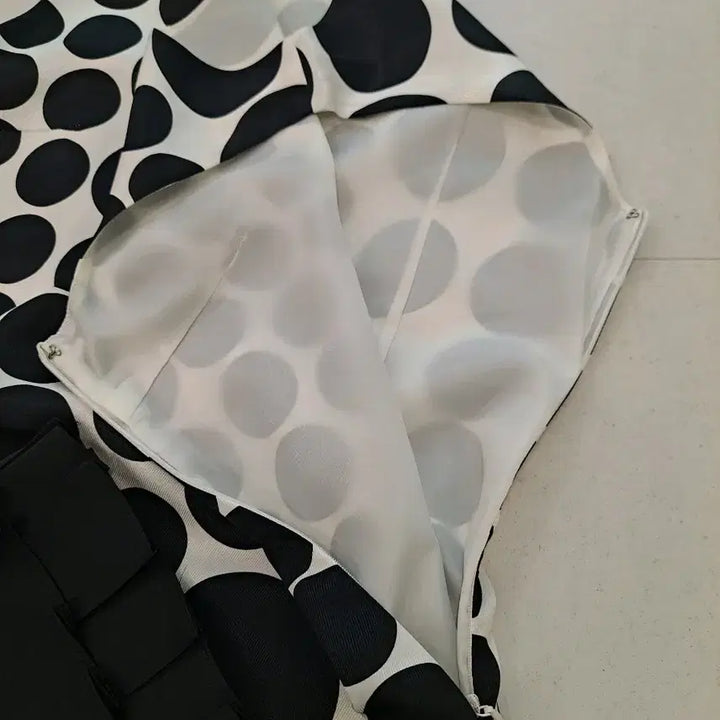[BUNJANG] MOJO.S.PHINE Black Polka Dot Sleeveless Dress / MOJO.S.PHINE 블랙 도트 민소매 원피스