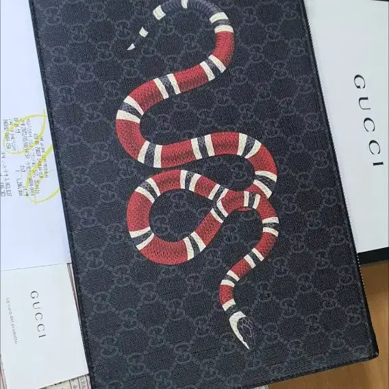 [BUNJANG] Gucci Snake Clutch Bag Black / 구찌 스네이크 클러치/클러치백 새상품급 정품(영수증O)