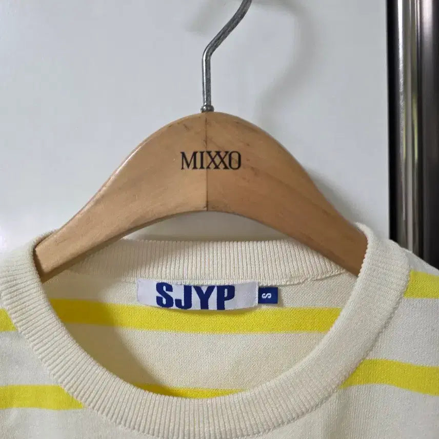 [BUNJANG] SJYP Dinosaur Stripe Short Sleeve Knit S / SJYP 공룡 스트라이프 반팔 니트 S