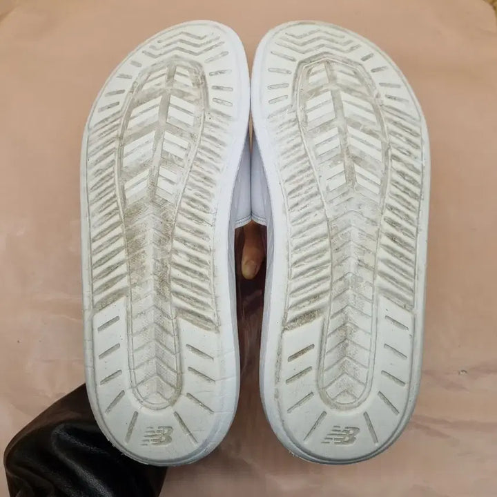 [BUNJANG] New Balance Velcro Slides 260 / 뉴발란스 벨크로 슬리퍼260