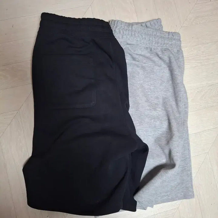 [BUNJANG] Uniqlo U Wide Sweatpants XL 2-Piece Bundle Set / [일괄] 유니클로C 와이드스웨트팬츠 XL 2종