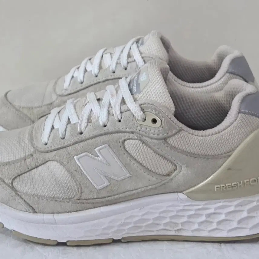 [BUNJANG] New Balance 1880v1 Fresh Foam Beige Running Shoes / [245] 뉴발란스 1880v1 프레쉬폼 베이지ㅡ최저가