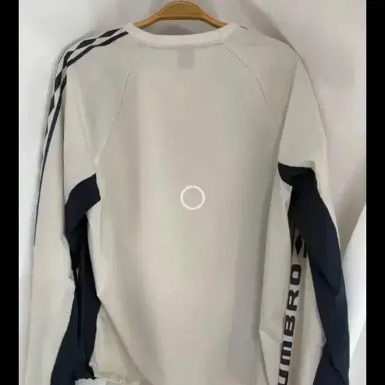 [BUNJANG] Umbro Functional Woven Long Sleeve Roll Sleeve / 엄브로 기능성 우븐 긴팔 롤슬리브