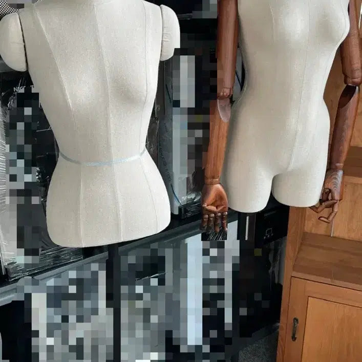 [BUNJANG] Female Torso Mannequin with Wooden Arms / 여성 마네킹