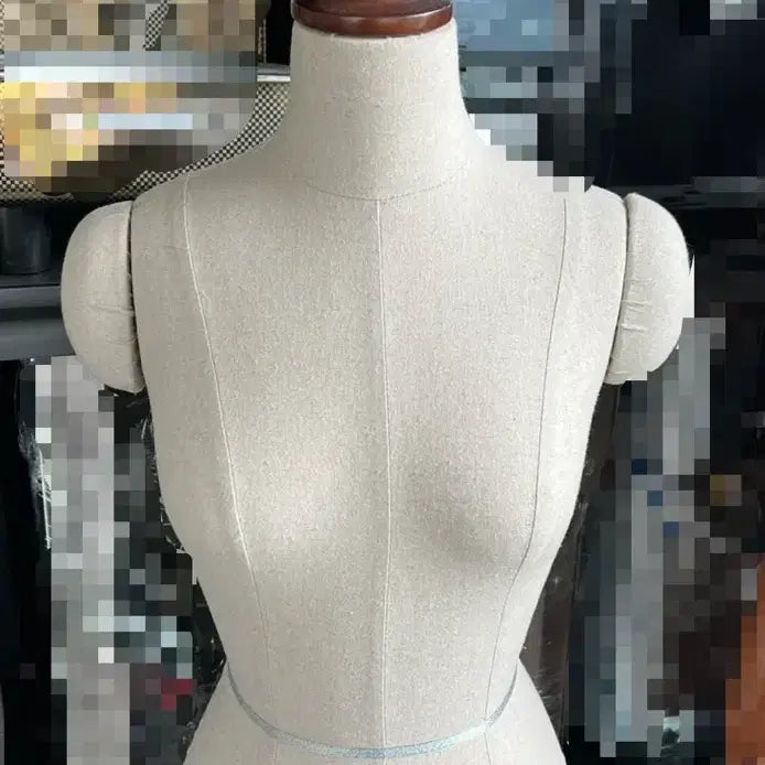 [BUNJANG] Female Torso Mannequin with Wooden Arms / 여성 마네킹