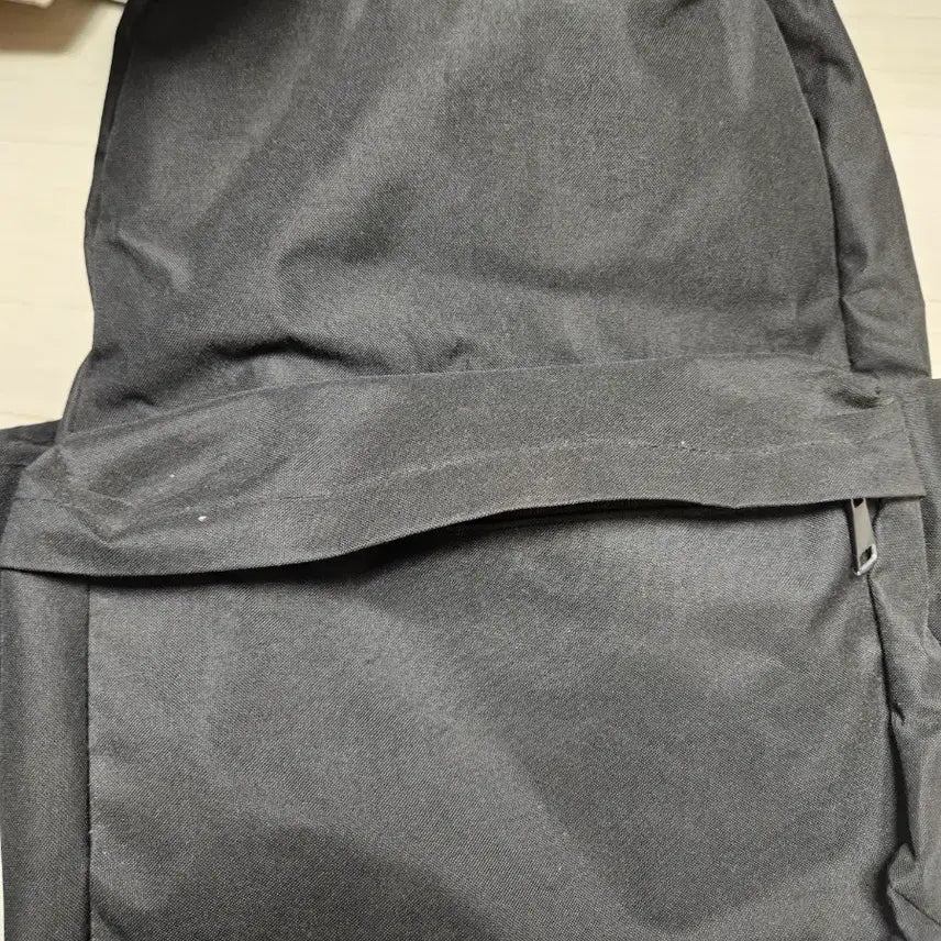 [BUNJANG] Black Backpack (New) / (새상품)(택포) 깔끔한 블랙 백팩