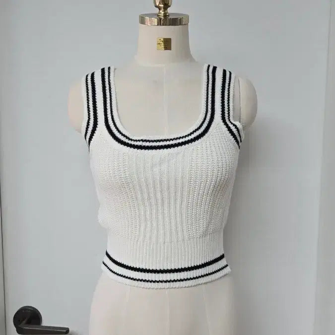 [BUNJANG] Short Round Neck Knit Vest (Black/White) / 쇼트 앞뒤 라운드 블랙/화이트 니트 조끼