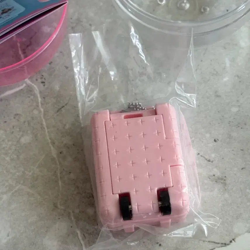 [BUNJANG] Sanrio Mini Carry-on Luggage Gacha Charm Kit 2nd Edition CharmmyKitty / 산리오 미니 캐리어 키링 가챠 2탄 챠미키티