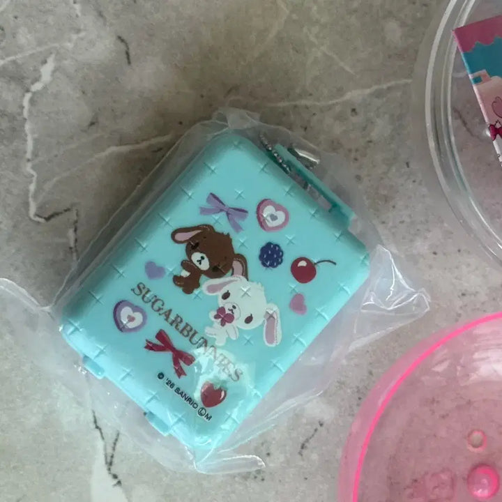 [BUNJANG] Sanrio Mini Carry-on Luggage Keychain Gacha Vol. 2 Sugarbunnies / 산리오 미니 캐리어 키링 가챠 2탄 슈가바니즈