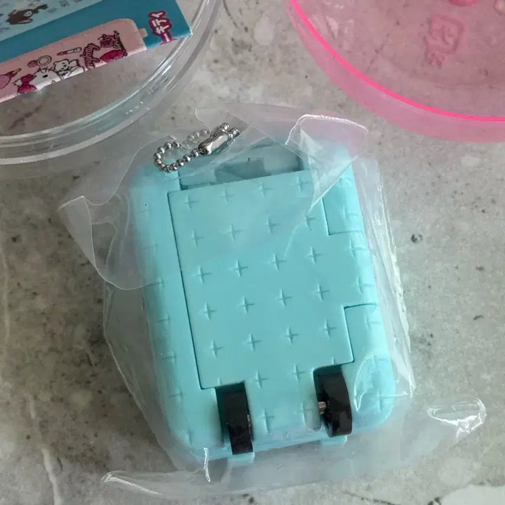[BUNJANG] Sanrio Mini Carry-on Luggage Keychain Gacha Vol. 2 Sugarbunnies / 산리오 미니 캐리어 키링 가챠 2탄 슈가바니즈