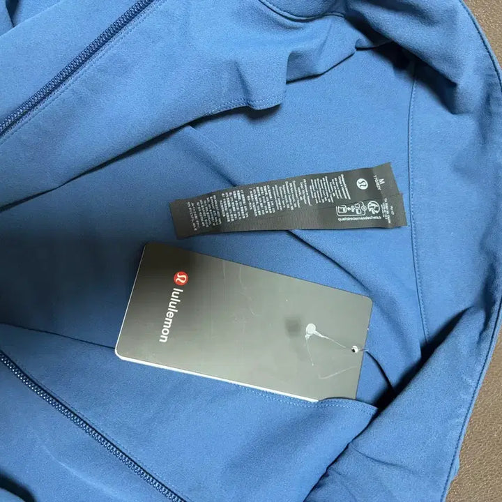 [SOLD OUT] 룰루레몬 제로드인 트랙재킷 Blue Twill / M사이즈
