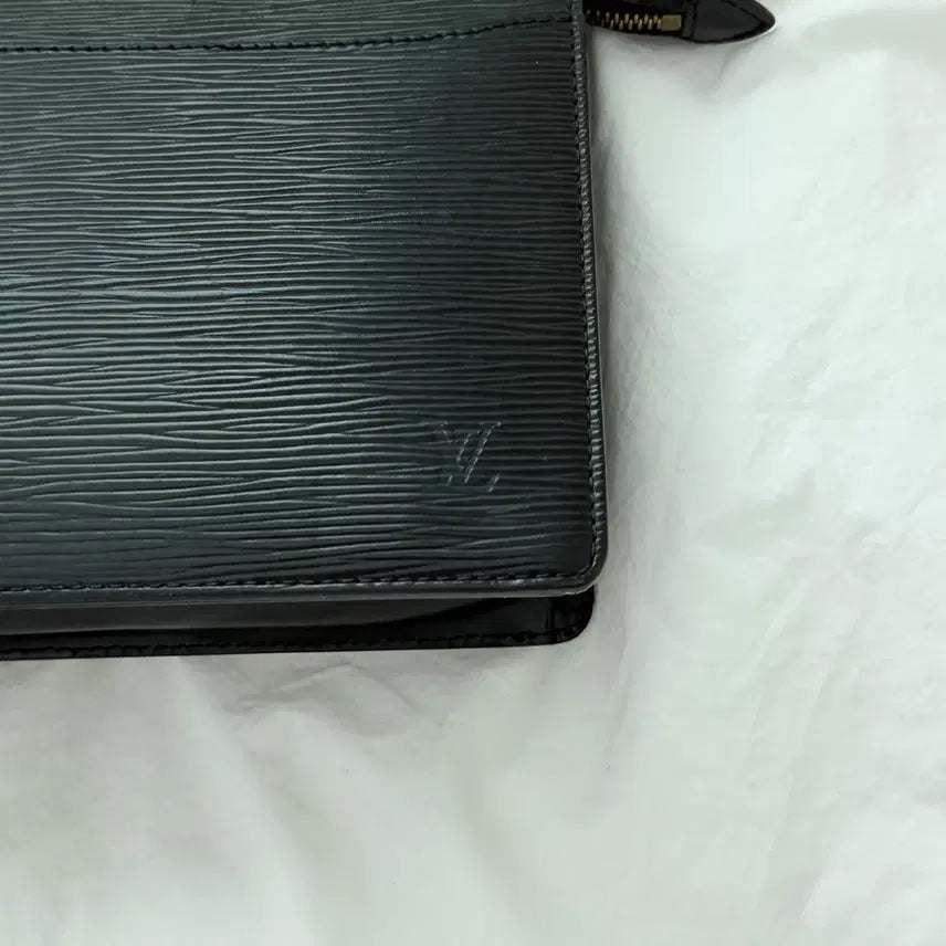 [BUNJANG] Louis Vuitton Pochette Homme Epi Leather Clutch Bag Black / 루이비통 포쉐트 옴므 클러치백 세컨백 에삐 블랙