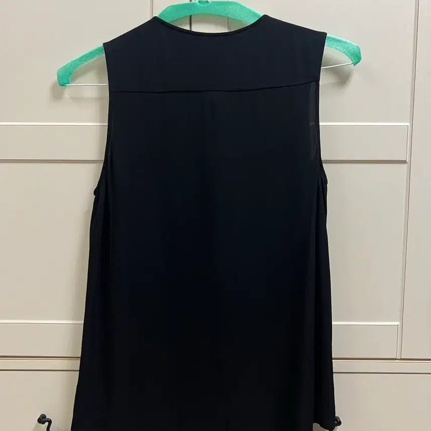 [BUNJANG] Theory Sleeveless Tank Top - Size M / 띠어리 여성 슬리브리스 나시 M