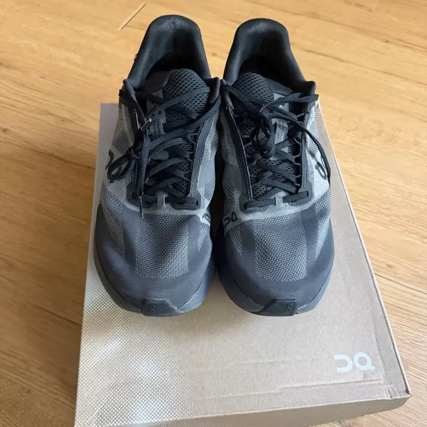 [BUNJANG] On Cloud Surfer Next Sneakers (My Q Edition) / [290]온 온러닝 클라우드 서퍼 넥스트 (마이큐님 착용)
