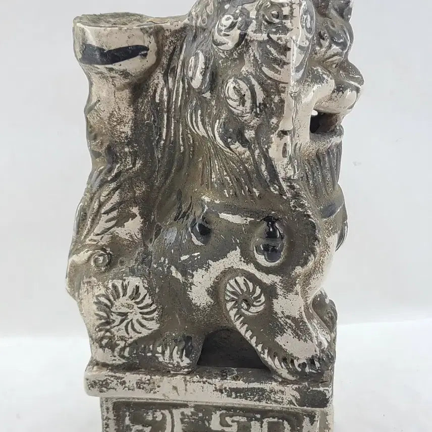 [BUNJANG] Haitai Motif Ceramic Oil Lamp / 해태상 도자기 등잔