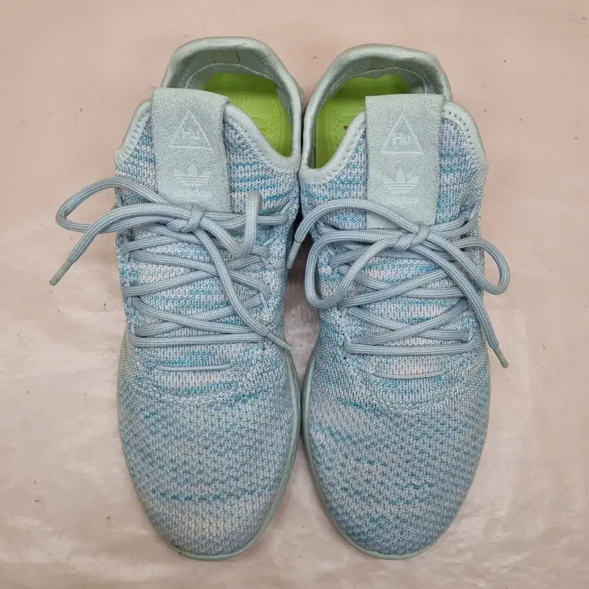 [BUNJANG] Adidas x Pharrell Williams Tennis Hu Sneakers / 아디다스x퍼렐 윌리엄스 테니스 휴 운동화240