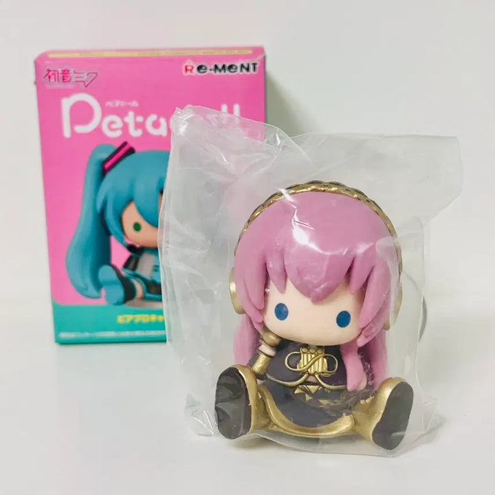 [BUNJANG] Vocaloid Petadol Megurine Luka Figure / 보컬로이드 페타돌 피규어 메구리네 루카