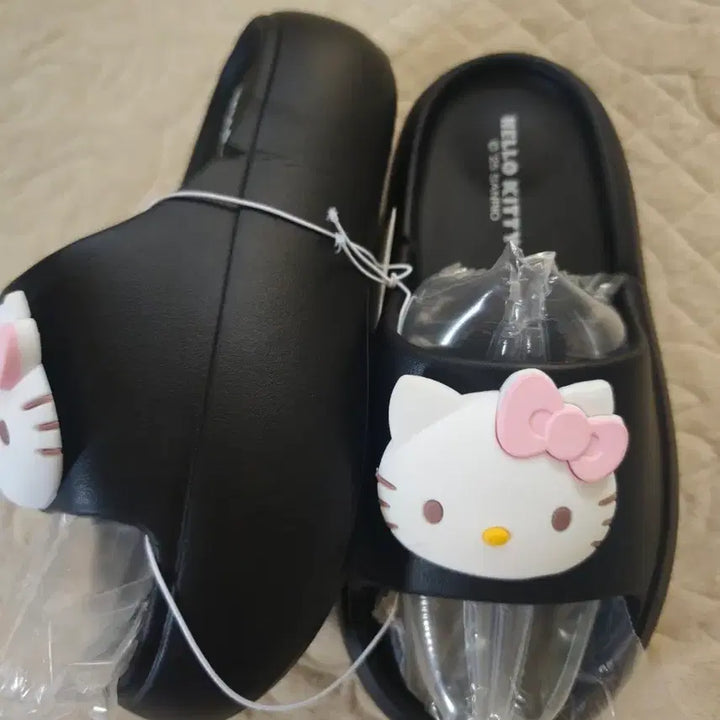 [BUNJANG] Hello Kitty Black Slippers Women&