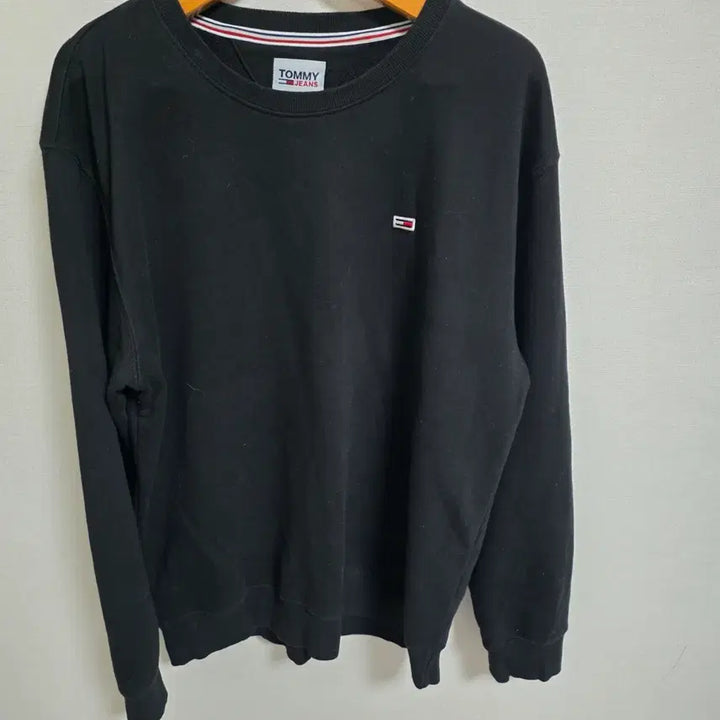[BUNJANG] Tommy Jeans Embroidered Logo Sweatshirt Black L / [L] 타미진스 에센셜 자수 로고 맨투맨 블랙 (DM0DM09591)