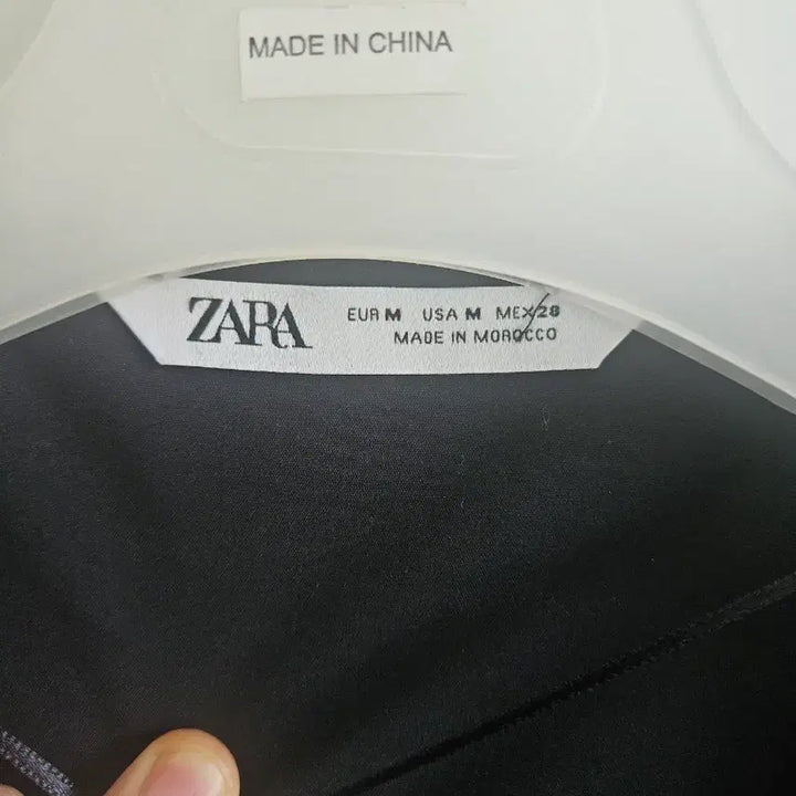 [BUNJANG] ZARA Square Neck Black Blouse / (새상품)자라 스퀘어넥 블라우스