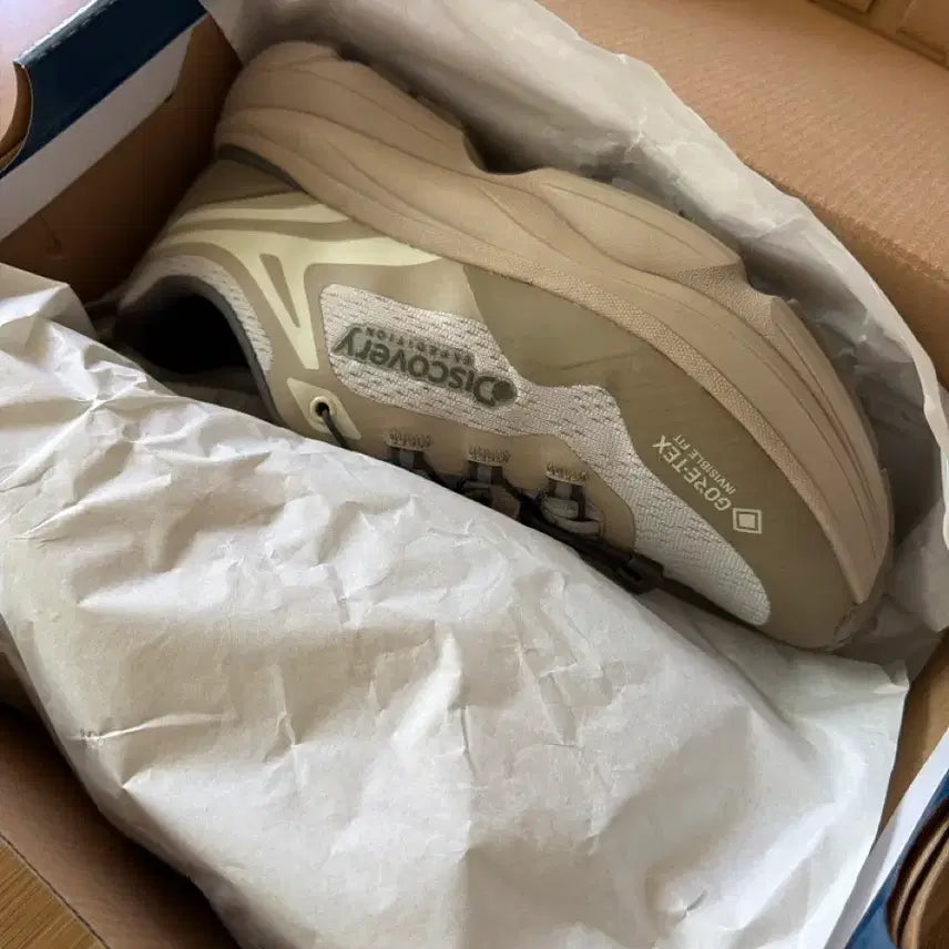 [BUNJANG] Discovery Gorpcore Luxe Sneakers 270 / 새제품 디스커버리 고프코어 럭스운동화 270