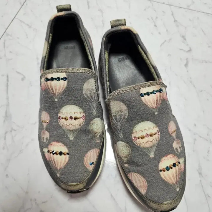 [SOLD OUT] KUHO 쿠호 열기구 슬립온 여성 운동화