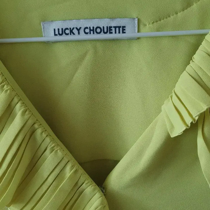 [BUNJANG] Lucky Chouette Yellow Frill Blouse / 럭키슈에뜨 옐로우 프릴 블라우스36